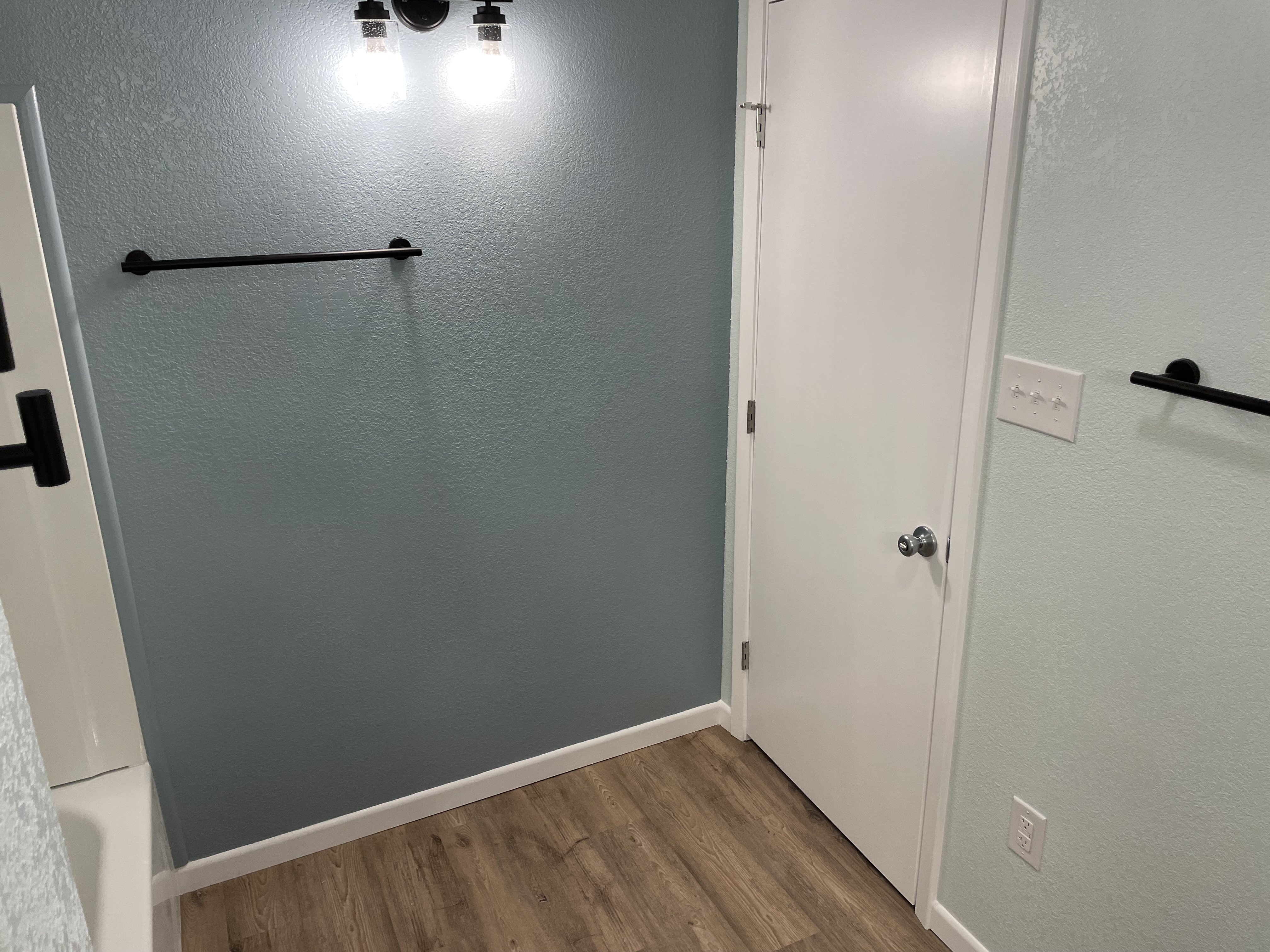 flooring, lighting, paint